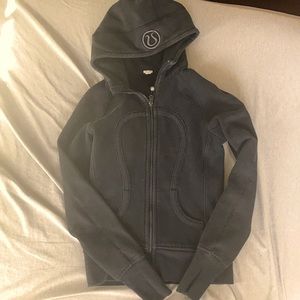 Lululemon jacket size small!